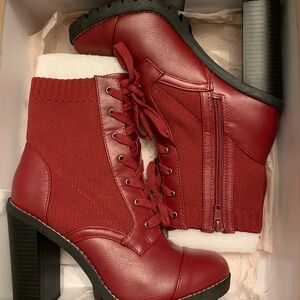 BCBGeneration Pilas Boots